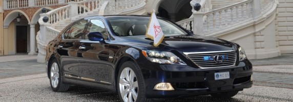 Bodas Reales - El Príncipe Alberto de Mónaco usará un Lexus híbrido para su boda